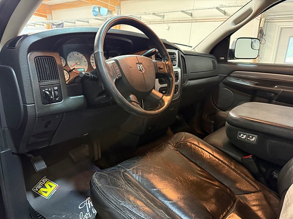 Dodge RAM 1500 5 of 14