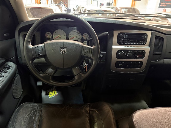 Dodge RAM 1500 8 of 14