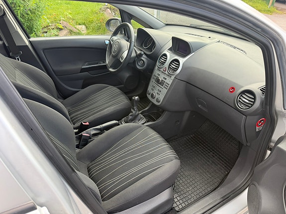 Opel Corsa 4 of 4