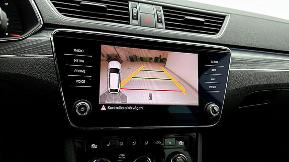 Skoda Superb 16 of 17