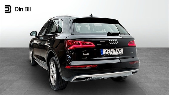 Audi Q5 2 of 15