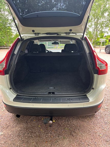 Volvo XC60 4 of 10