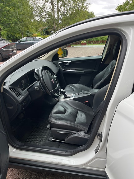 Volvo XC60 6 of 10