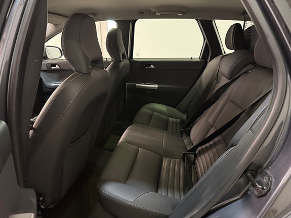 Volvo V50 10 of 14
