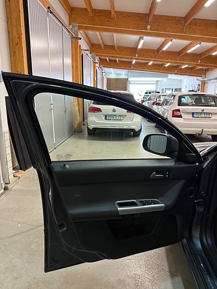 Volvo V50 5 of 14