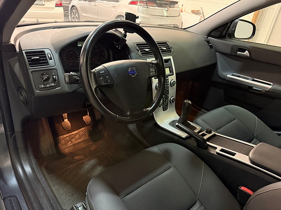 Volvo V50 6 of 14