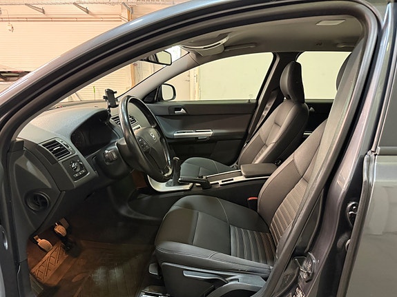 Volvo V50 7 of 14