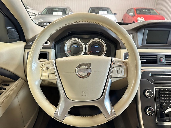 Volvo V70 23 of 30