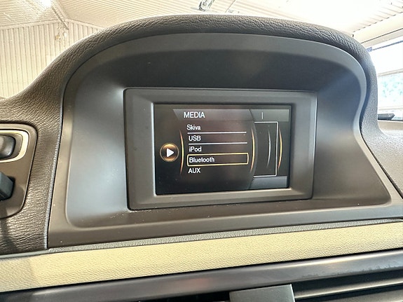 Volvo V70 28 of 30