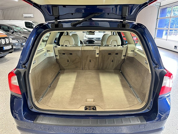 Volvo V70 6 of 30