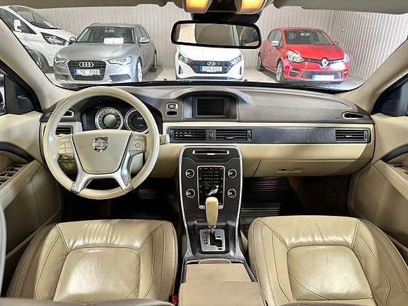Volvo V70 20 of 30