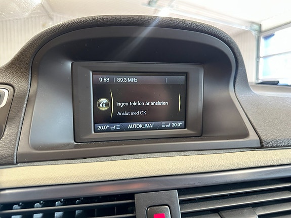 Volvo V70 26 of 30