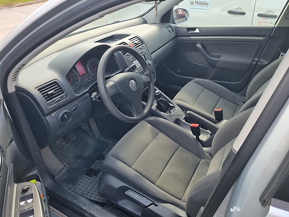Volkswagen Golf V 4 of 9