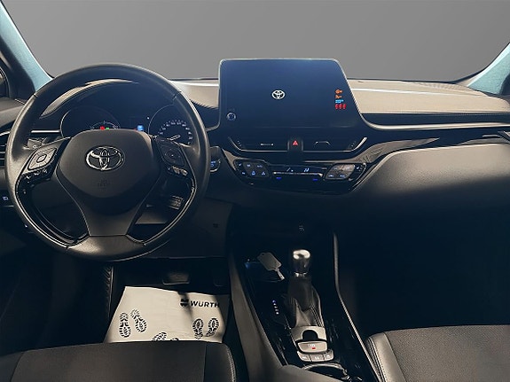 Toyota C-HR 9 of 11