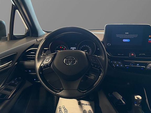 Toyota C-HR 10 of 11