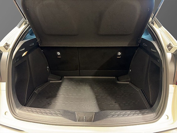 Toyota C-HR 11 of 11