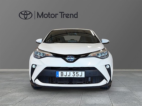 Toyota C-HR 5 of 11