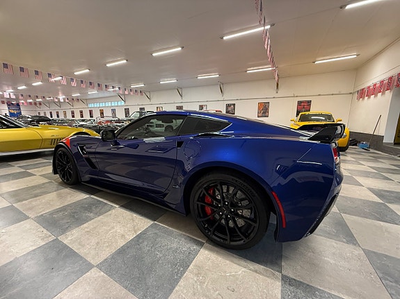 Chevrolet Corvette 9 of 30