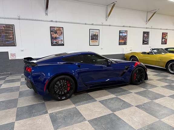 Chevrolet Corvette 13 of 30