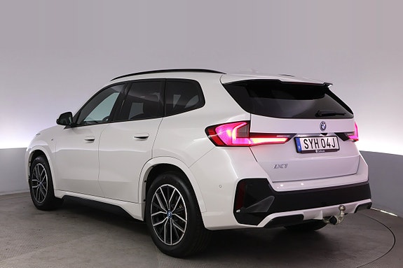 BMW iX1 4 of 27