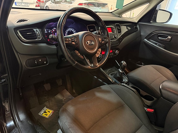 Kia Carens 6 of 16