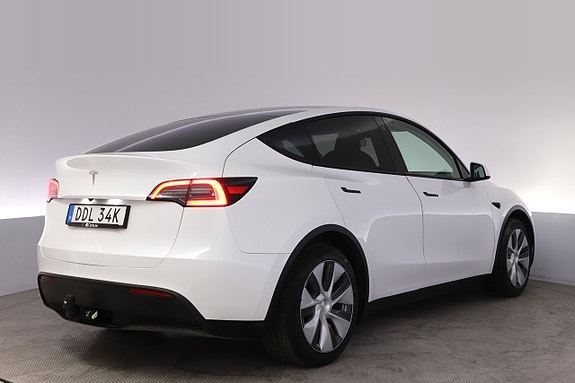 Tesla Model Y 5 of 27