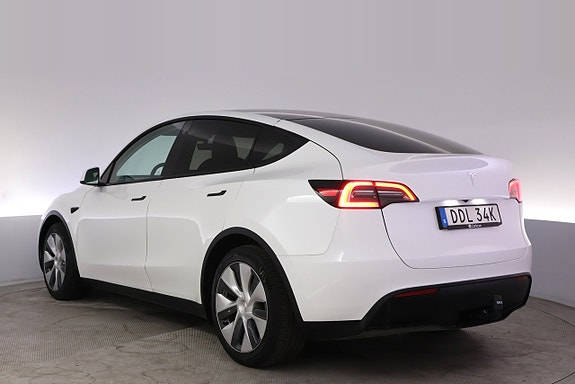 Tesla Model Y 4 of 27