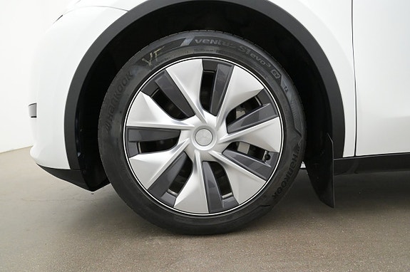 Tesla Model Y 27 of 27