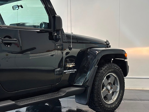 Jeep Wrangler Unlimited 11 of 24