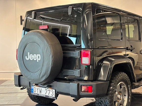 Jeep Wrangler Unlimited 8 of 24