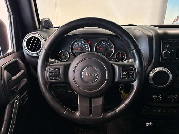 Jeep Wrangler Unlimited 17 of 24