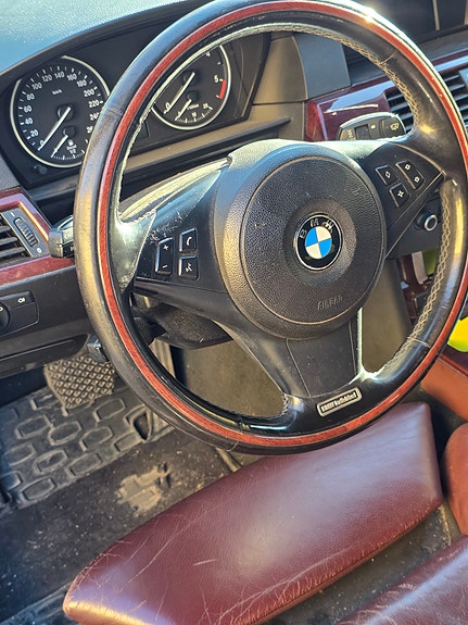 BMW 525d 6 of 10