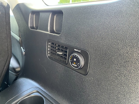 Kia Sorento 18 of 29