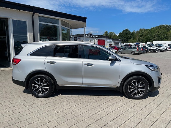 Kia Sorento 4 of 29