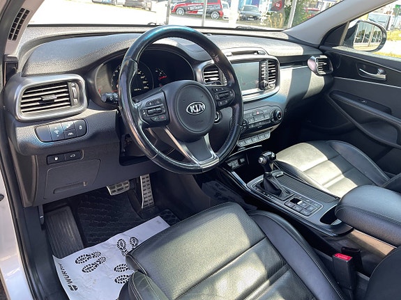 Kia Sorento 14 of 29