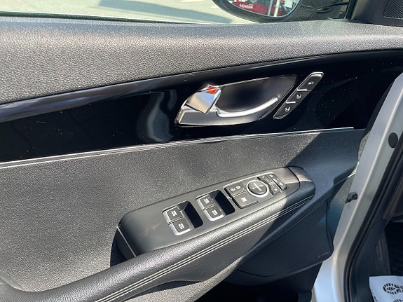 Kia Sorento 12 of 29