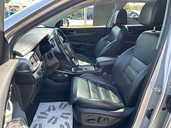 Kia Sorento 11 of 29