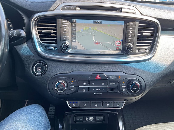 Kia Sorento 24 of 29