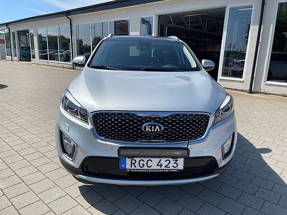 Kia Sorento 2 of 29