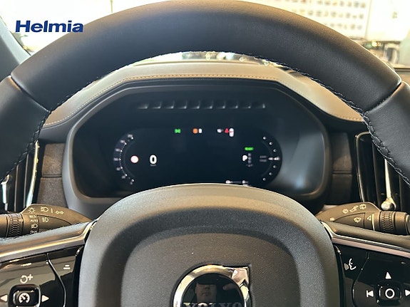 Volvo XC90 9 of 13
