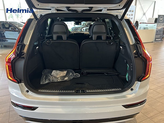 Volvo XC90 13 of 13