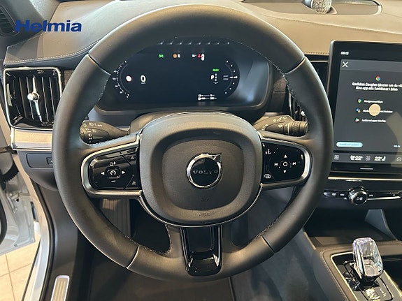 Volvo XC90 11 of 13
