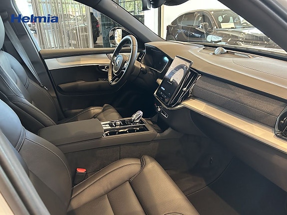 Volvo XC90 4 of 13