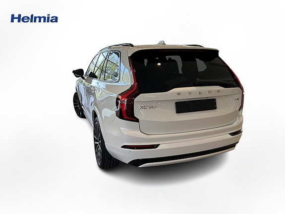 Volvo XC90 2 of 13