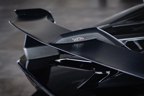 Lamborghini Aventador 19 of 19