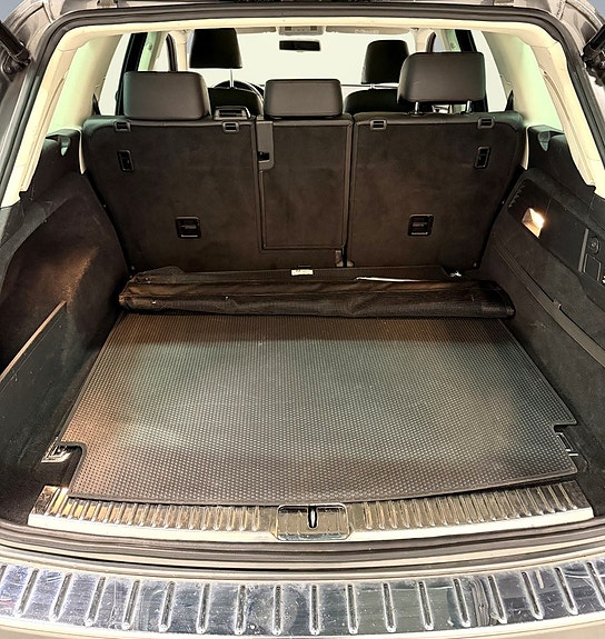 Volkswagen Touareg 18 of 29