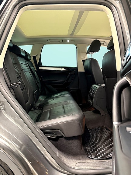 Volkswagen Touareg 17 of 29
