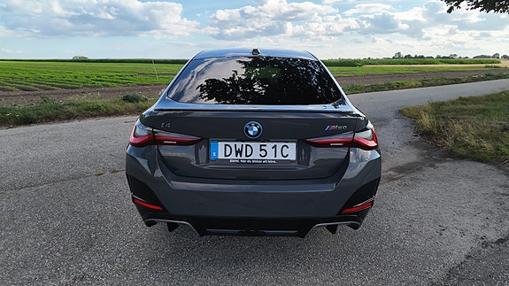 BMW i4 8 of 30