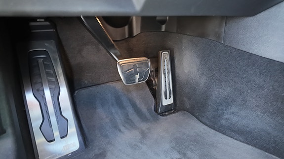 BMW i4 26 of 30