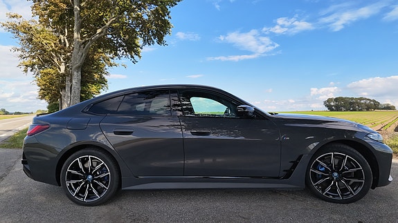 BMW i4 4 of 30